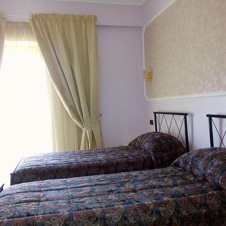 Hotel Al Querceto Tocco Caudio Quarto foto
