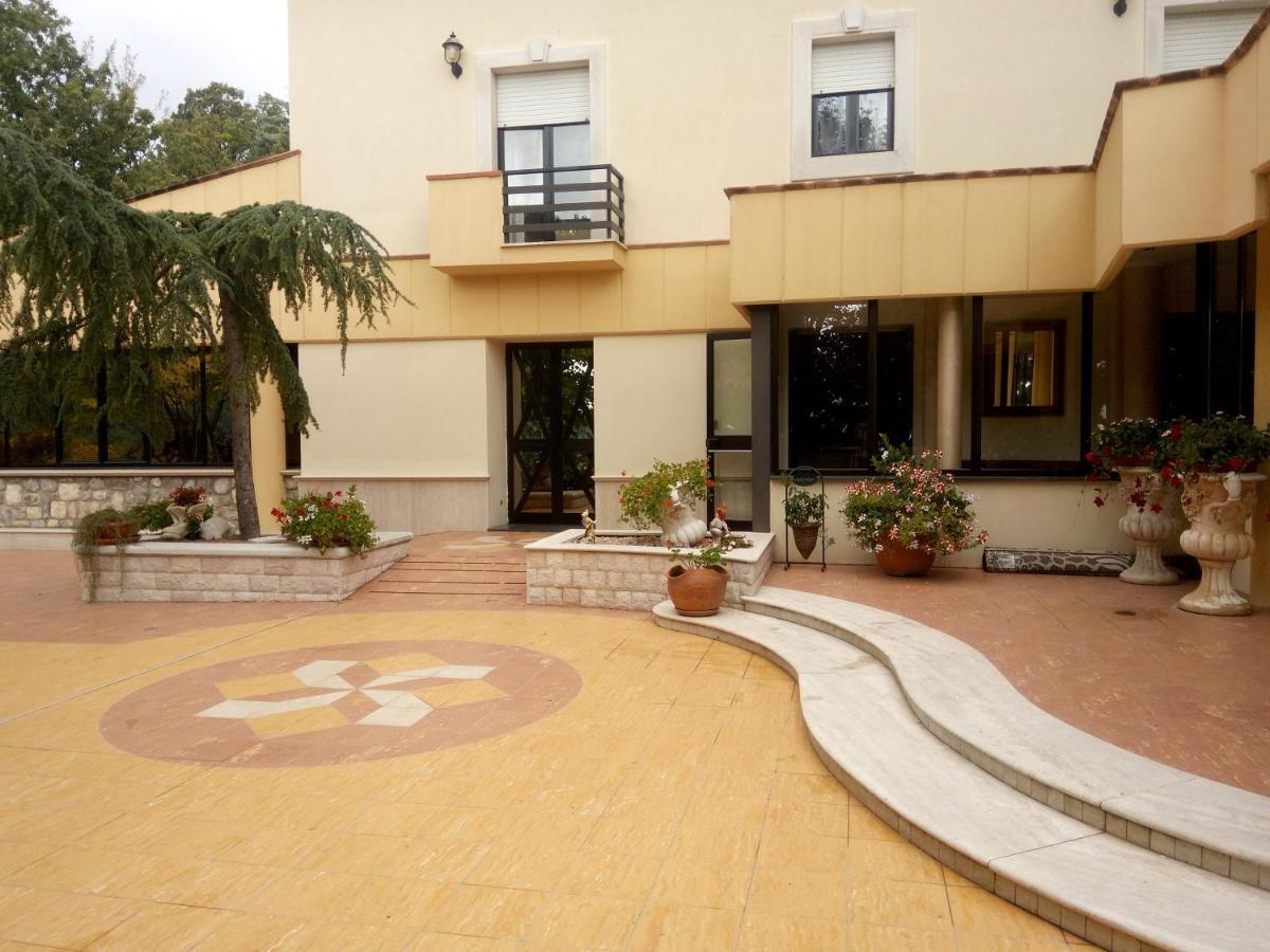 Hotel Al Querceto Tocco Caudio Exterior foto